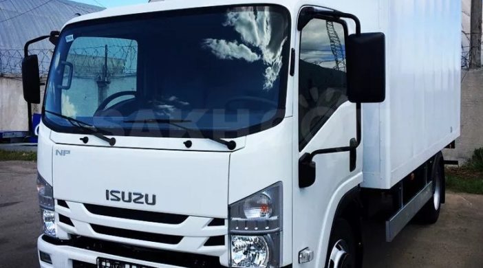 белый грузовик