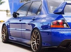 синий автомобиль