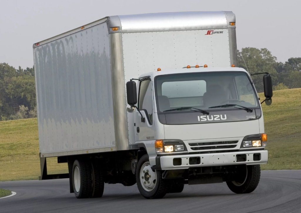 Белый грузовик Исузу