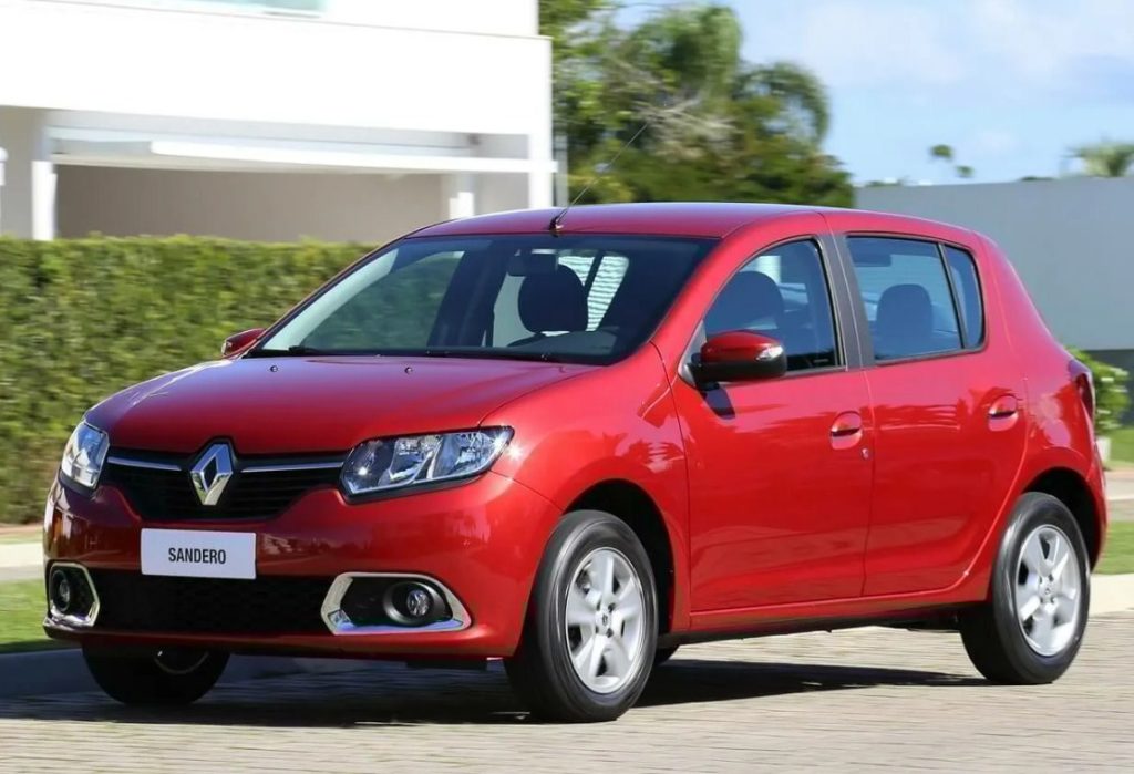 Бордовый Рено Сандеро